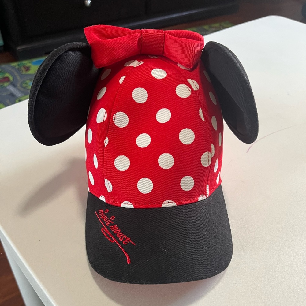 Disneyland Minnie hat with ears